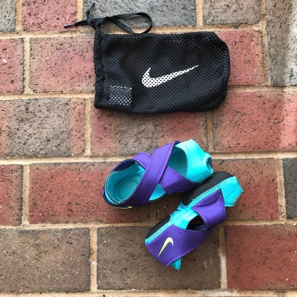 Sold: Nike Studio Wrap Small