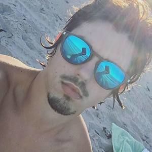 Meet your Posher, Nicholas