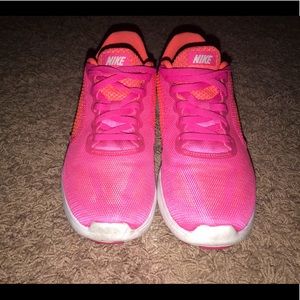 Women’s Nike Revolution 3