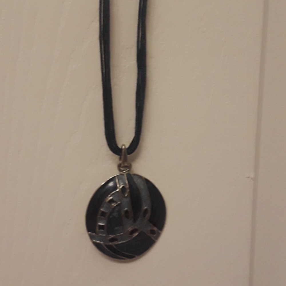 Necklace - Picture 2 of 3