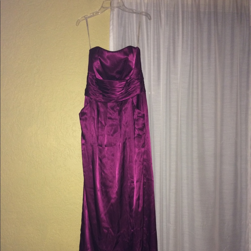 David’s Bridal Short Satin Dress, Sangria, Size 6