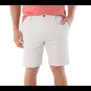 Men’s performance chino shorts (cloud)