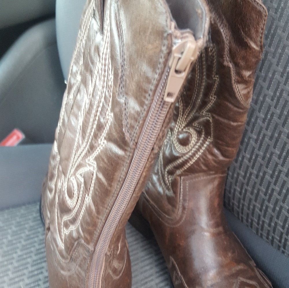 Boots - Picture 2 of 2