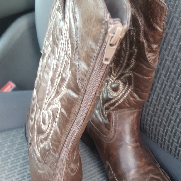 Boots - Picture 2 of 2