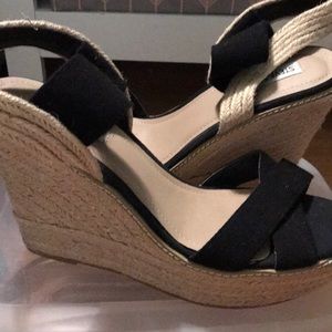 Only worn once size 11 Steve Madden wedges