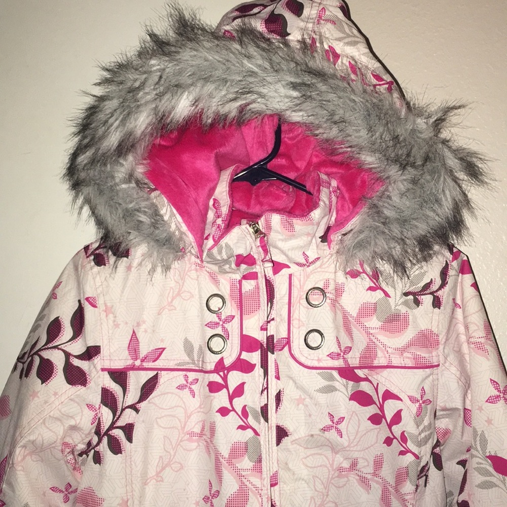 Free Country Ski & snow jacket. Faux fur trim hood