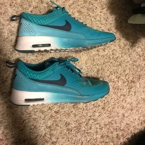 Turquoise Nike air max Thea