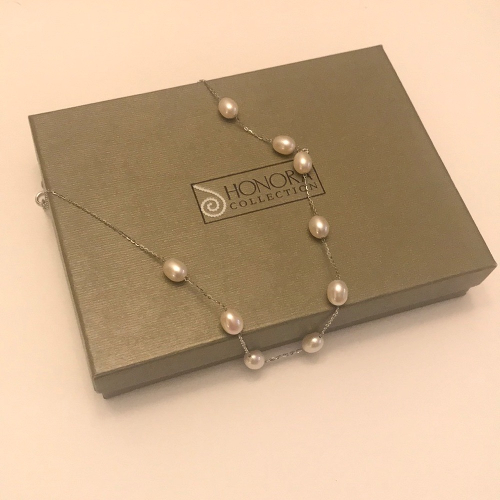 16” strand of Honora freshwater pearls in gift box