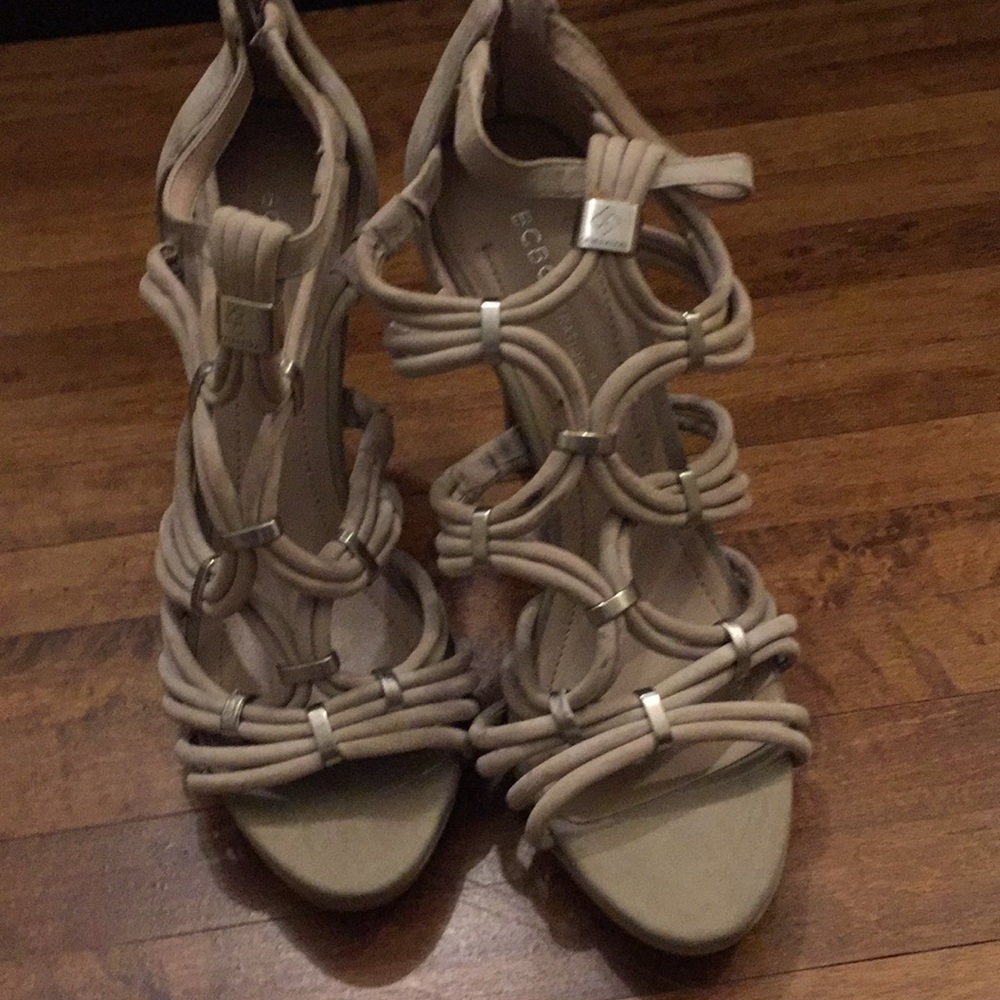 BCBG tan heels
