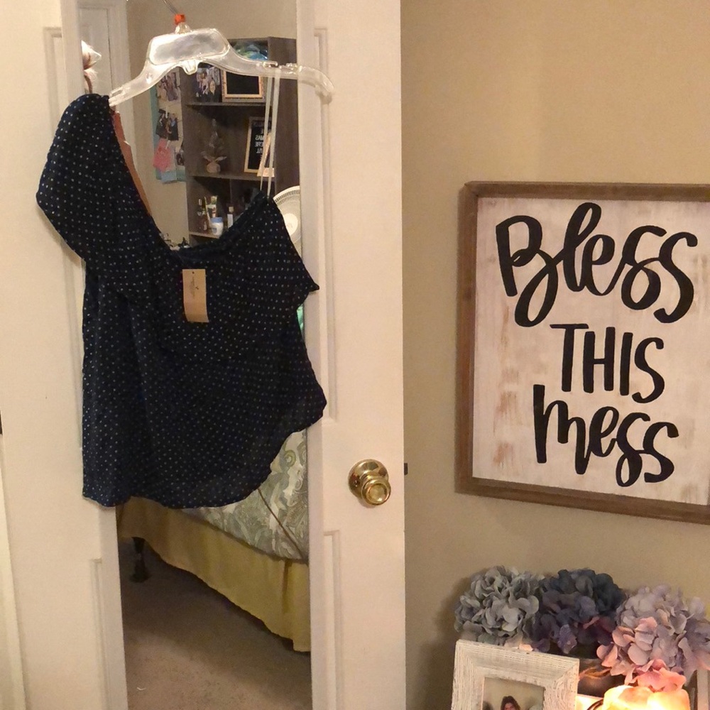 American eagle off the shoulder top brand new!