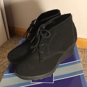 White mountain wedge angle bootie