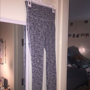 GapFit Cropped Leggings