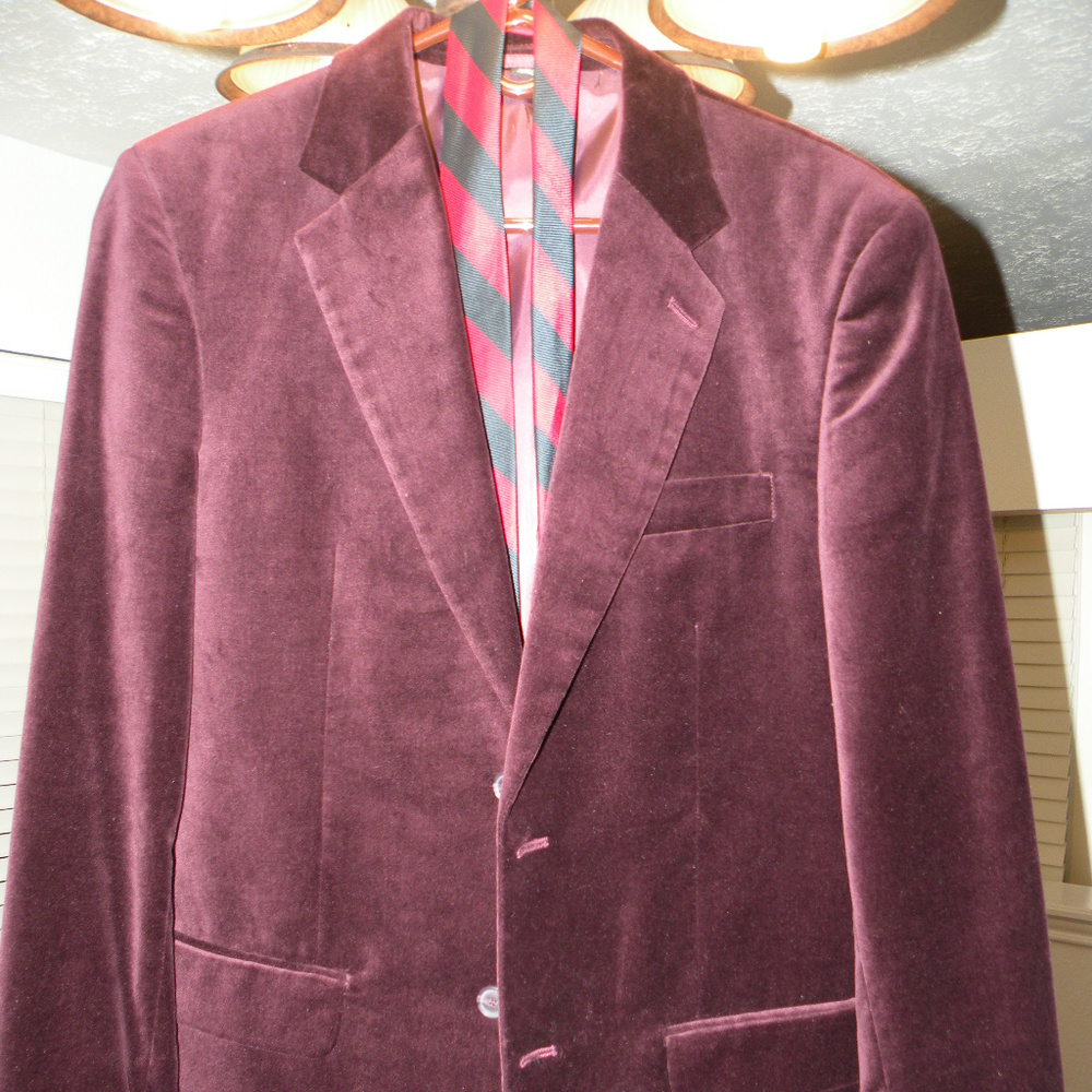 Alfani Great RED Velvet or Marroon Angus Young