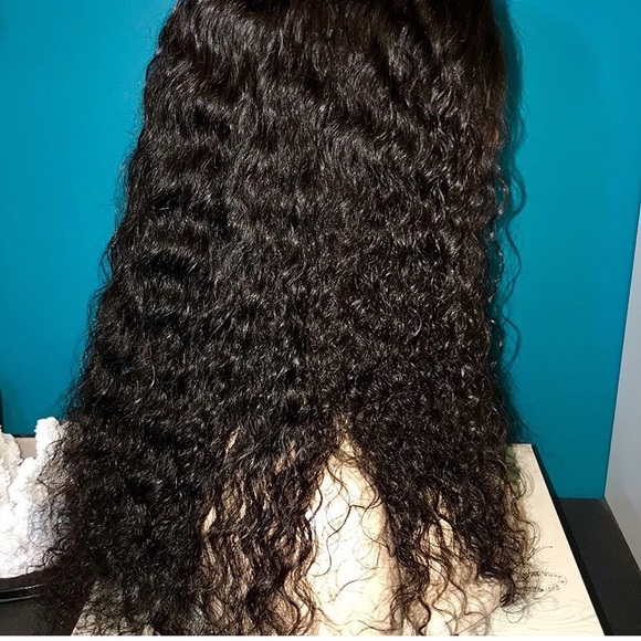 Peruvian Curl 180% Density 24” Lace Frontal - Picture 3 of 6