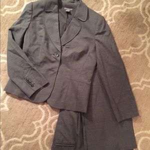 Women’s Ann Taylor suit size 10