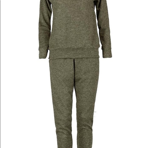 Sophisticated loungewear - Picture 2 of 3