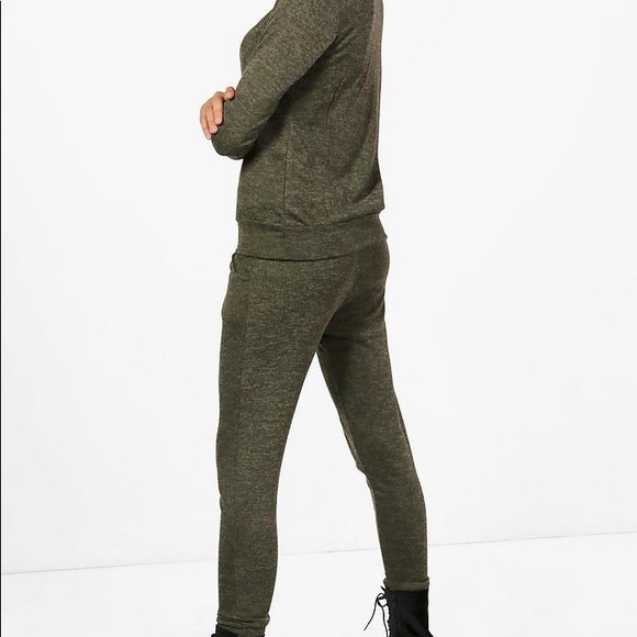 Sophisticated loungewear - Picture 3 of 3