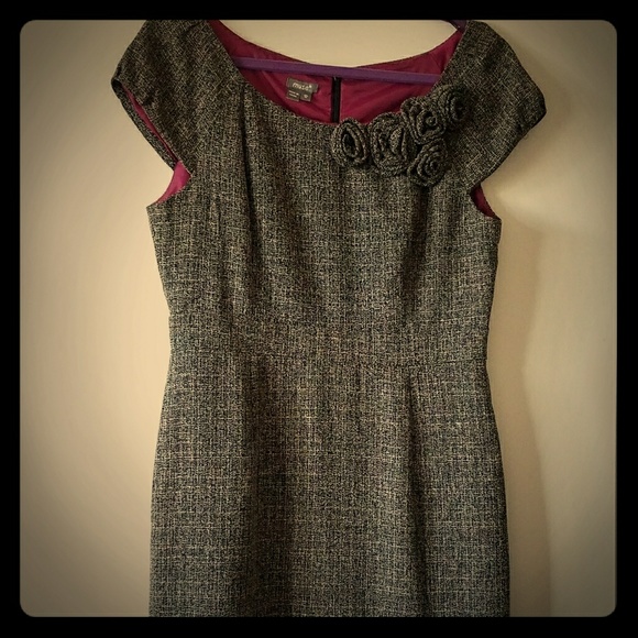 Dress - Picture 1 of 2