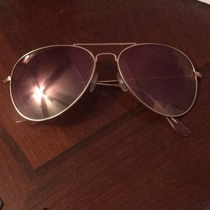 Aviator glasses with pink tint