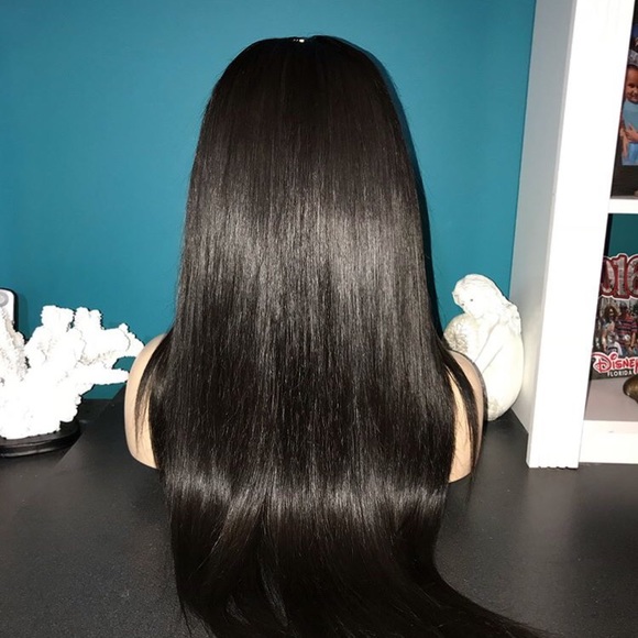 Lace Frontal 26” 150% Density Straight Hair - Picture 2 of 3