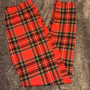 Red/Black Plaid Design Leggings