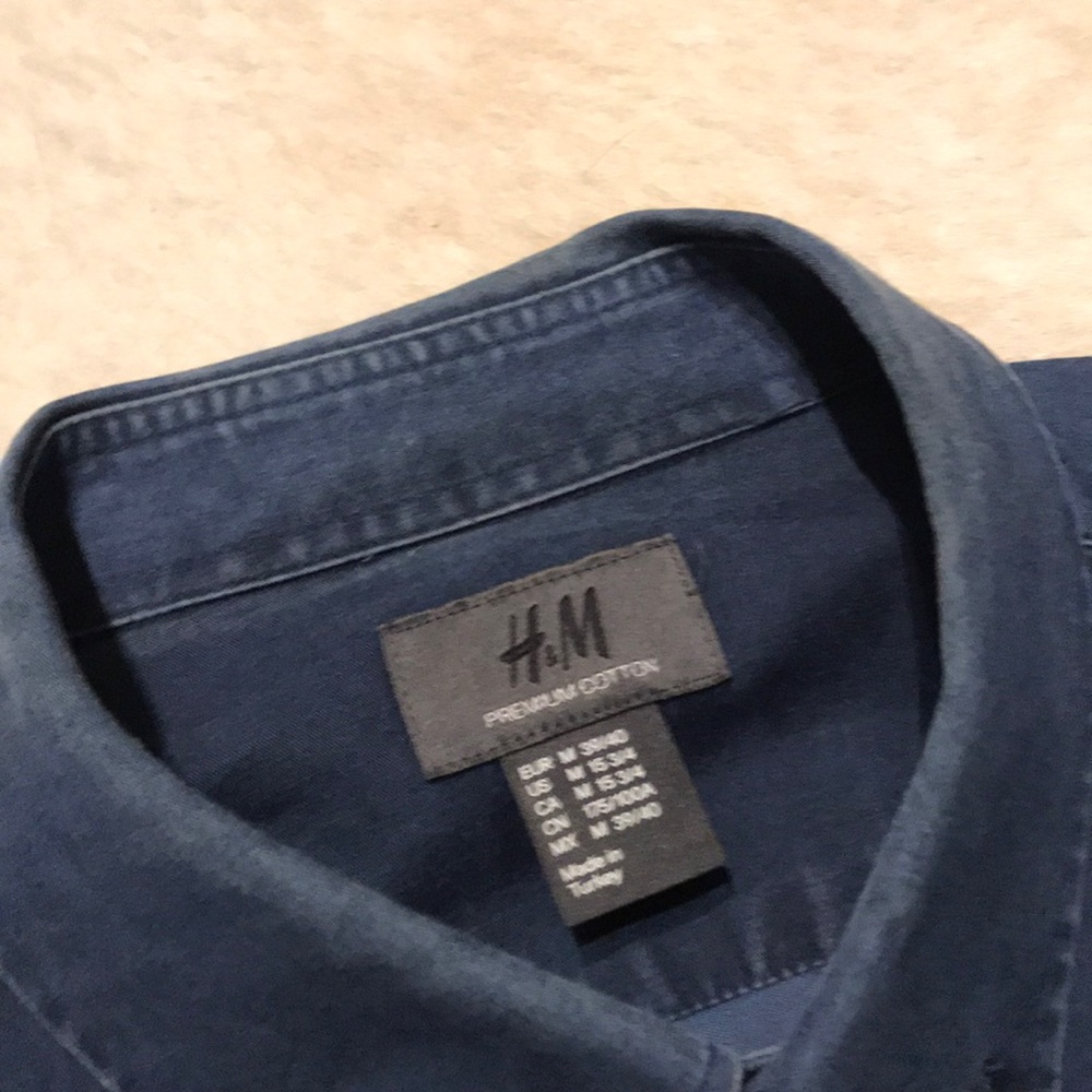 H&M Shirt - Picture 3 of 4