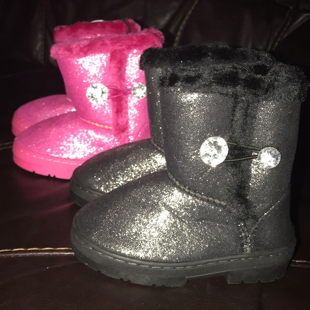Girl’s Winter Sparkly Button Boots