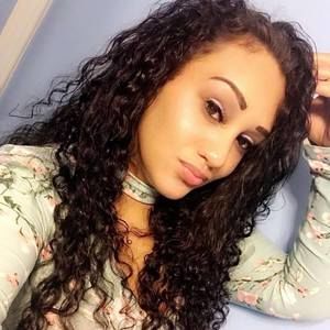 Meet your Posher, Desiree