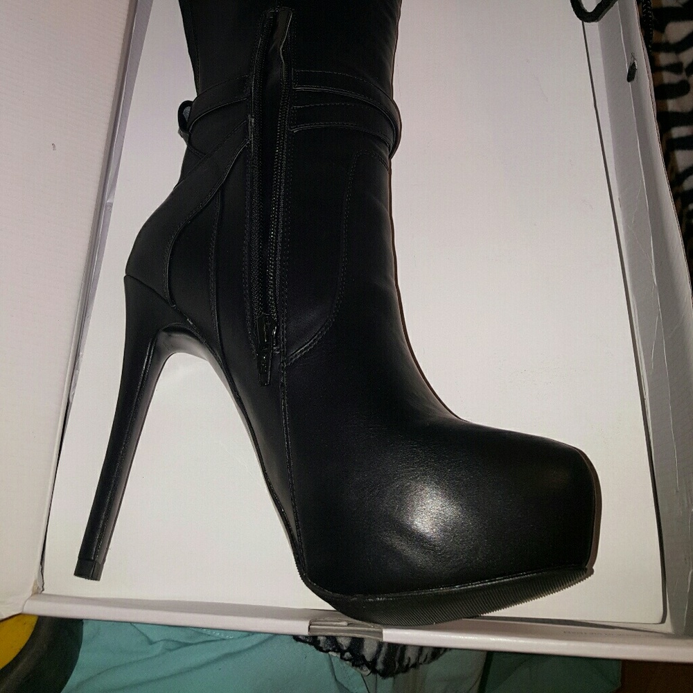 NIB, Aldo, black knee boots, size 8.