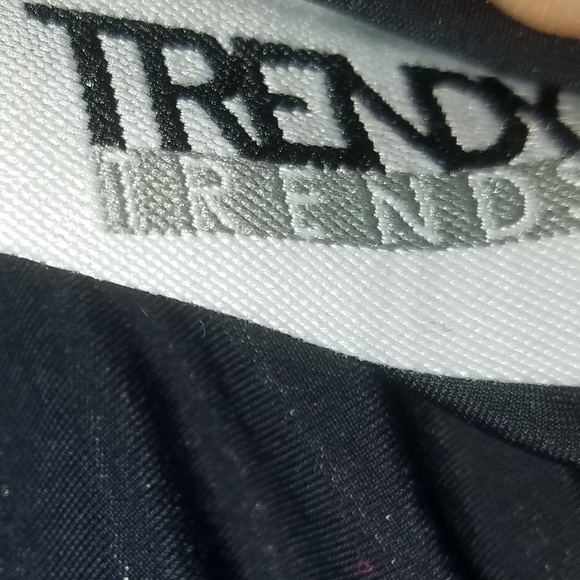 Trendy Trends Black & Blue Ruffle Crop Top NWOT - Picture 3 of 5