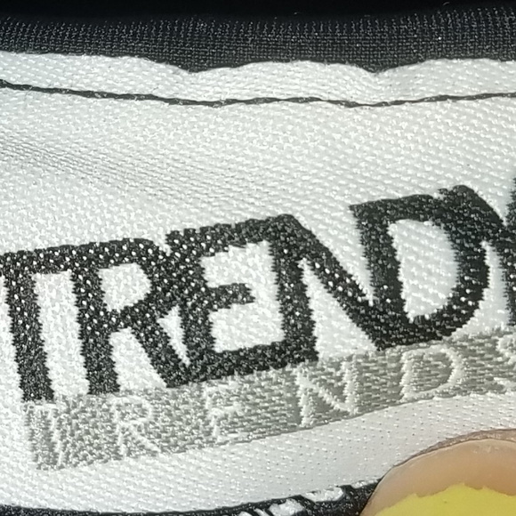 Trendy Trends Black w/pink fringe Crop Top NWOT - Picture 3 of 5