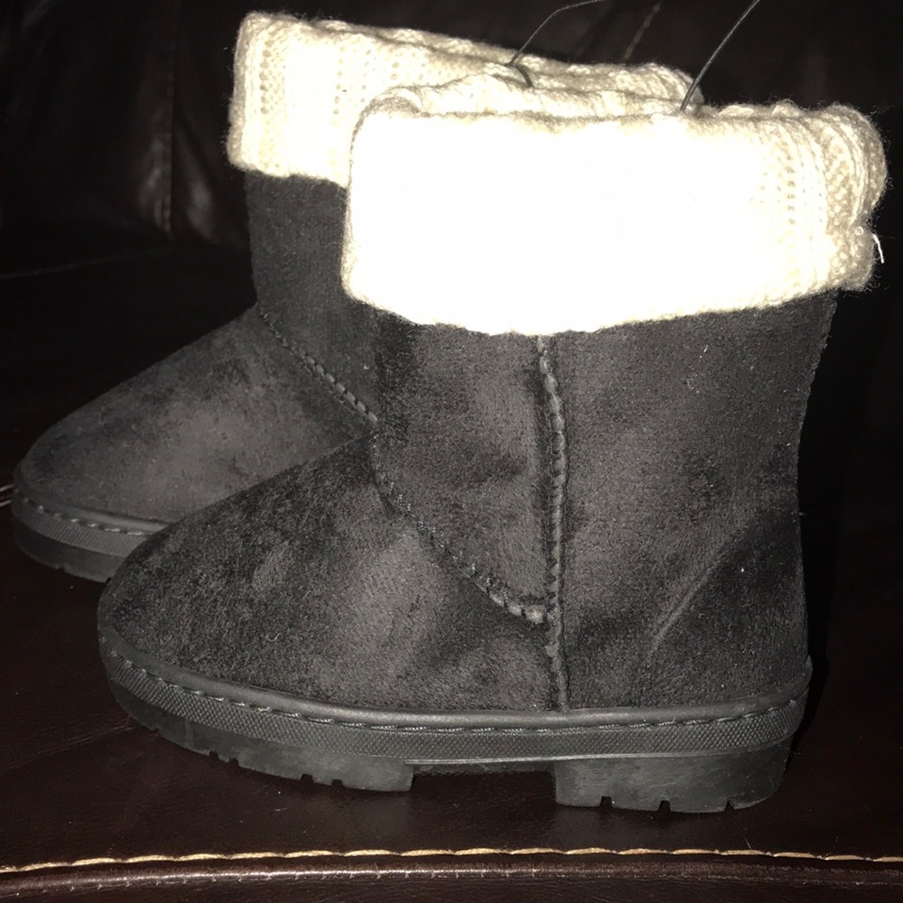 Chatz Girl’s Knitted Cuffed Winter Boots Toddler 8