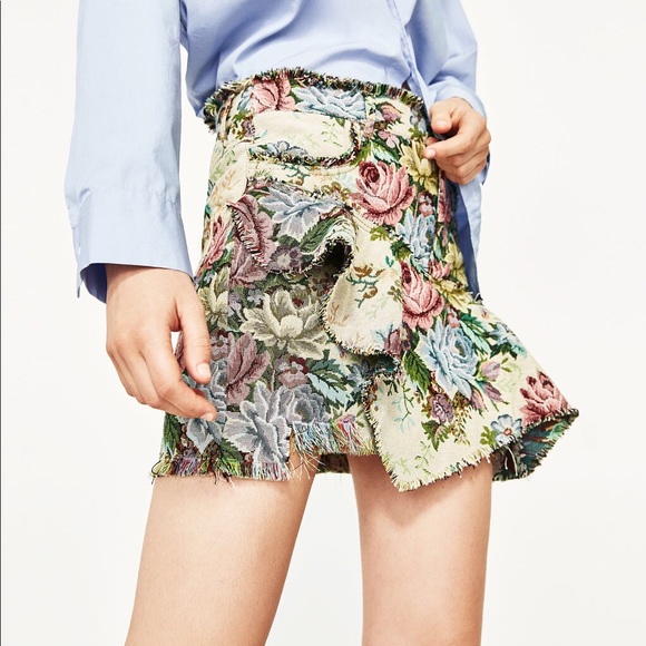 Sold Zara Floral Jacquard Mini Frill Frayed Skirt - Picture 3 of 8