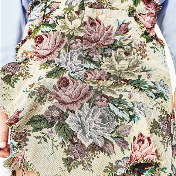 Sold Zara Floral Jacquard Mini Frill Frayed Skirt - Picture 4 of 8