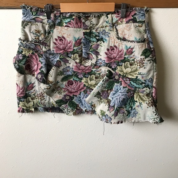Sold Zara Floral Jacquard Mini Frill Frayed Skirt - Picture 2 of 8