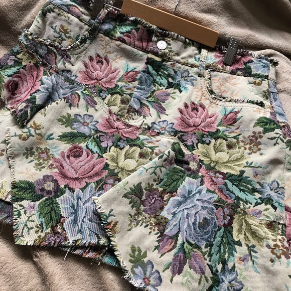 Sold Zara Floral Jacquard Mini Frill Frayed Skirt - Picture 7 of 8