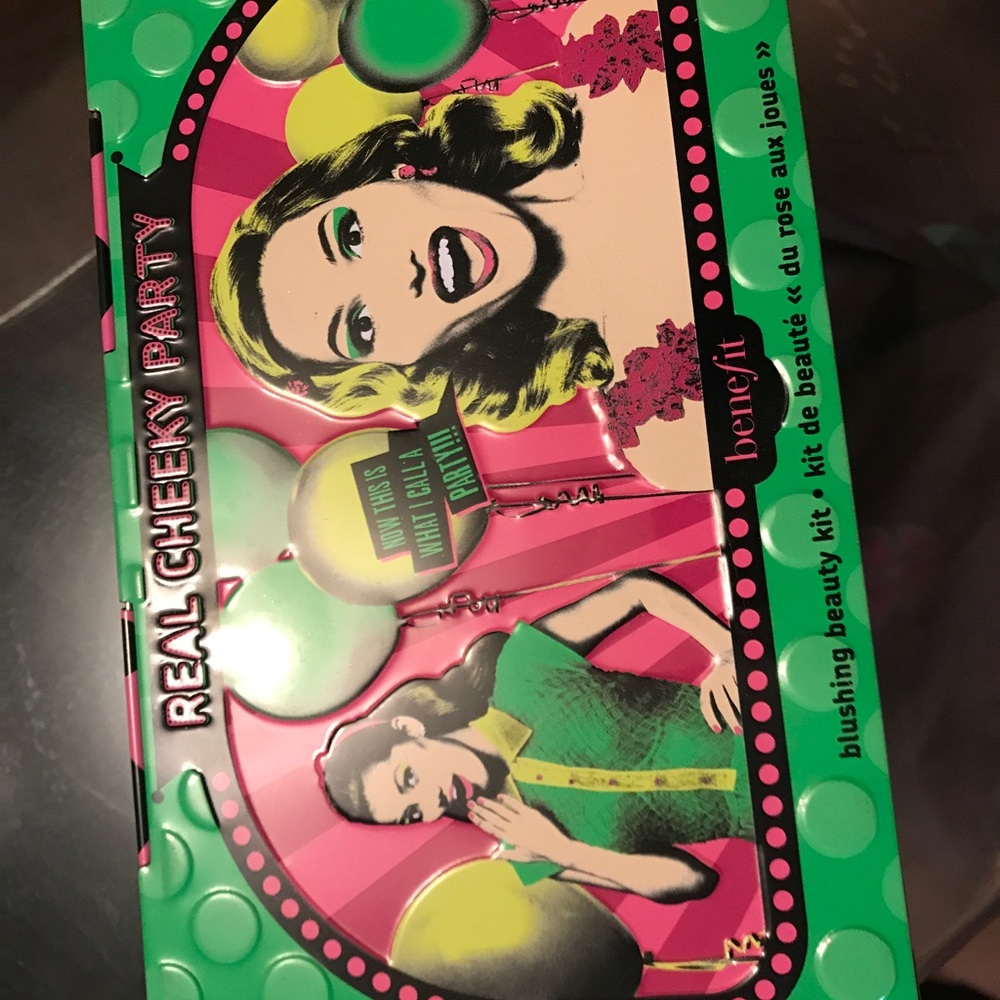 Benefit real cheeky party