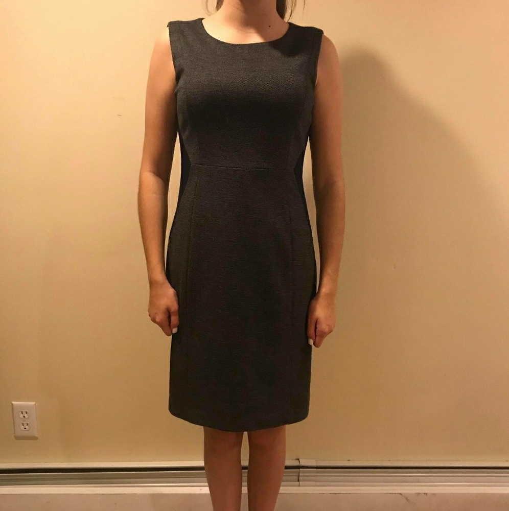 💗Classy Tahari Gray and Navy Blue Dress💗