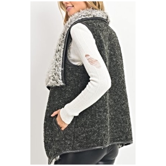 LAST ONE!! Fluffy Sherpa reversible vest - Picture 5 of 6