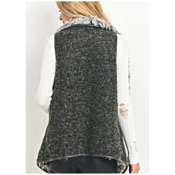 LAST ONE!! Fluffy Sherpa reversible vest - Picture 3 of 6