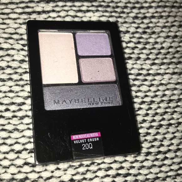 Maybelline Velvet Crush Eyeshadow - Picture 2 of 4