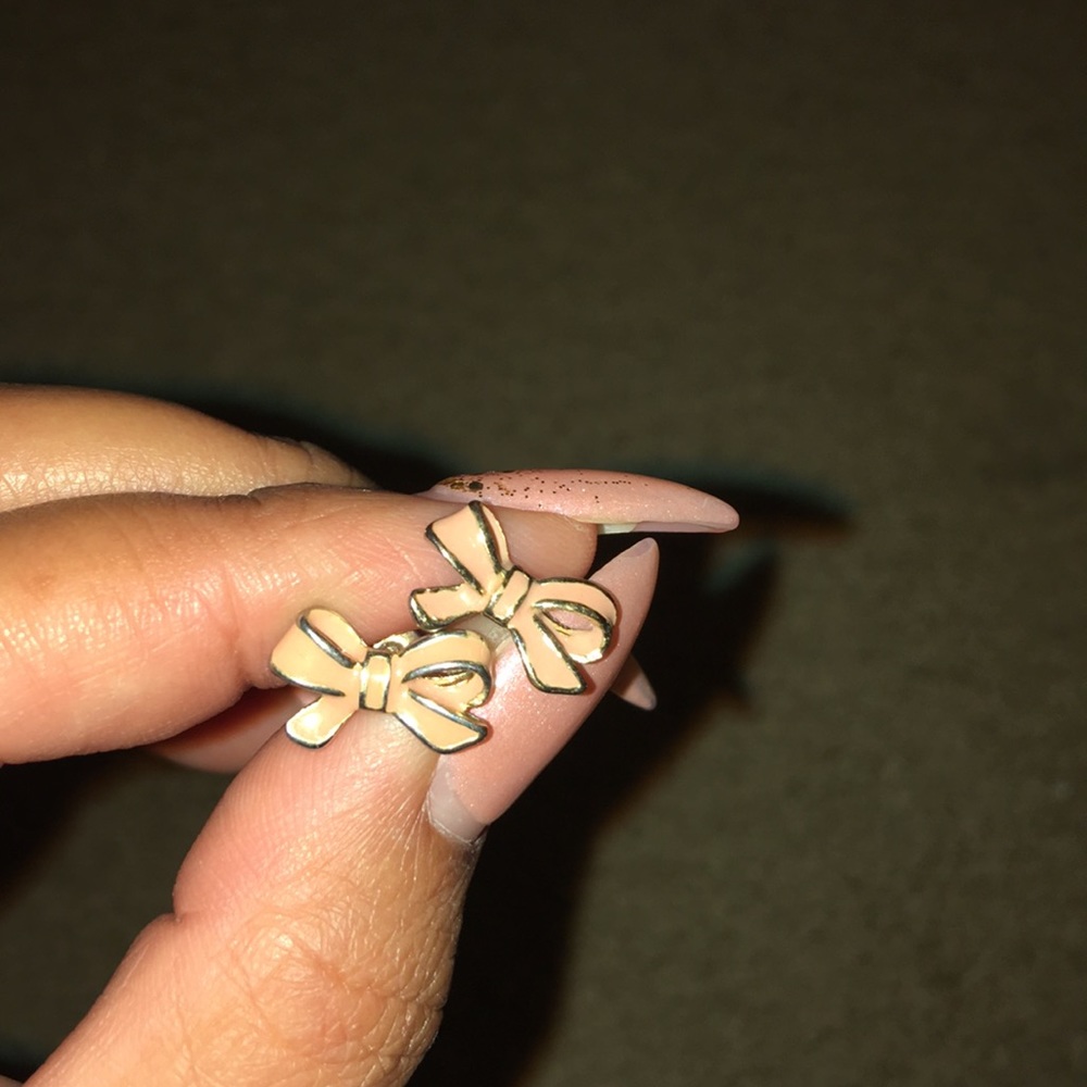 Bow earrings
