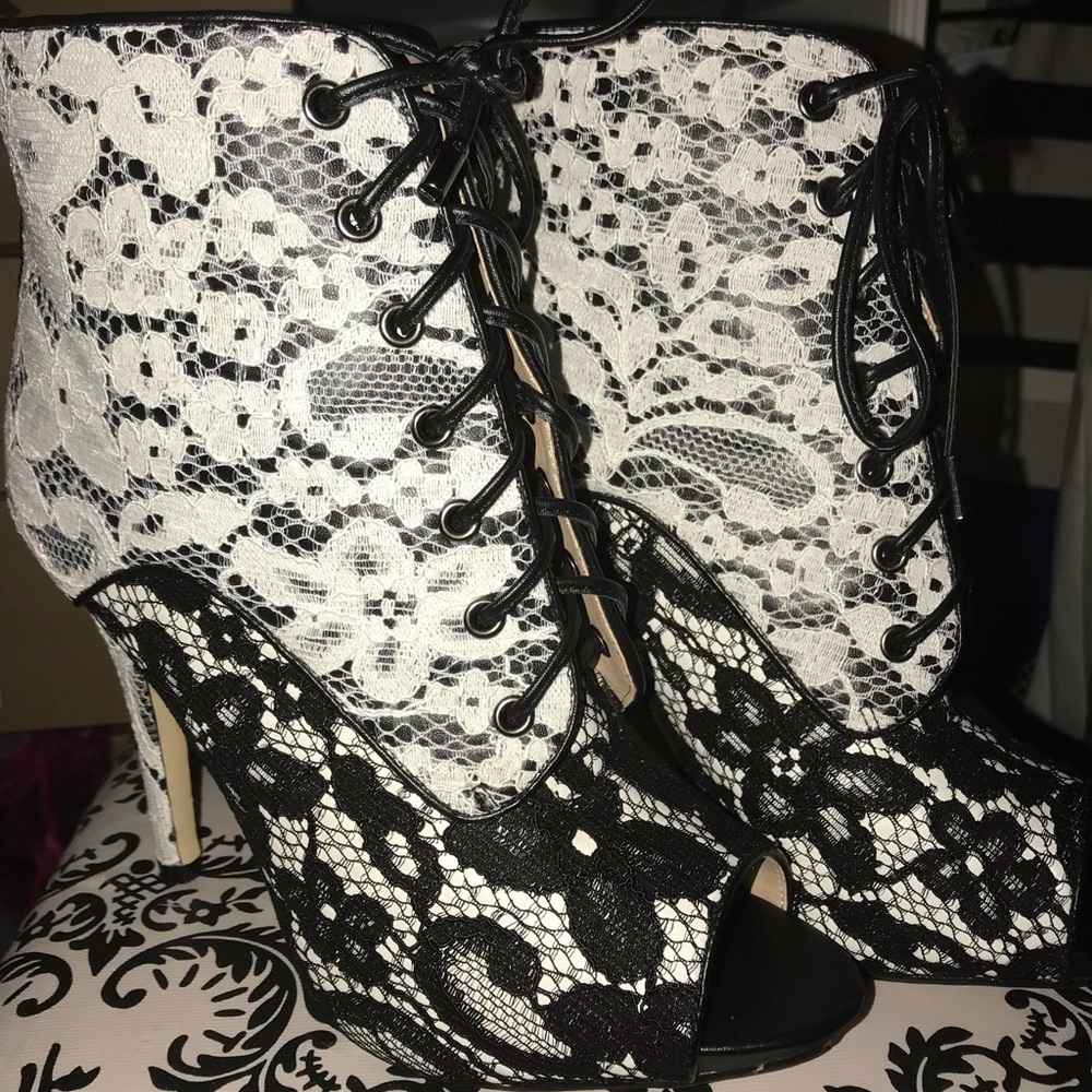 ❤️❤️Lace booties❤️❤️