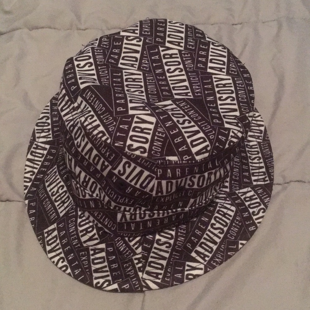 PARENTAL ADVISORY BUCKET HAT