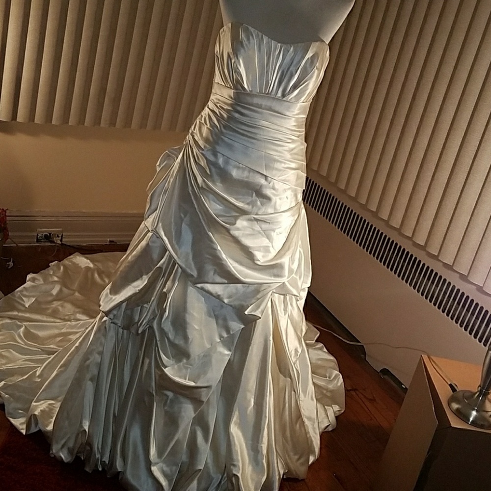 Brand New Symphony Bridal Wedding Gown