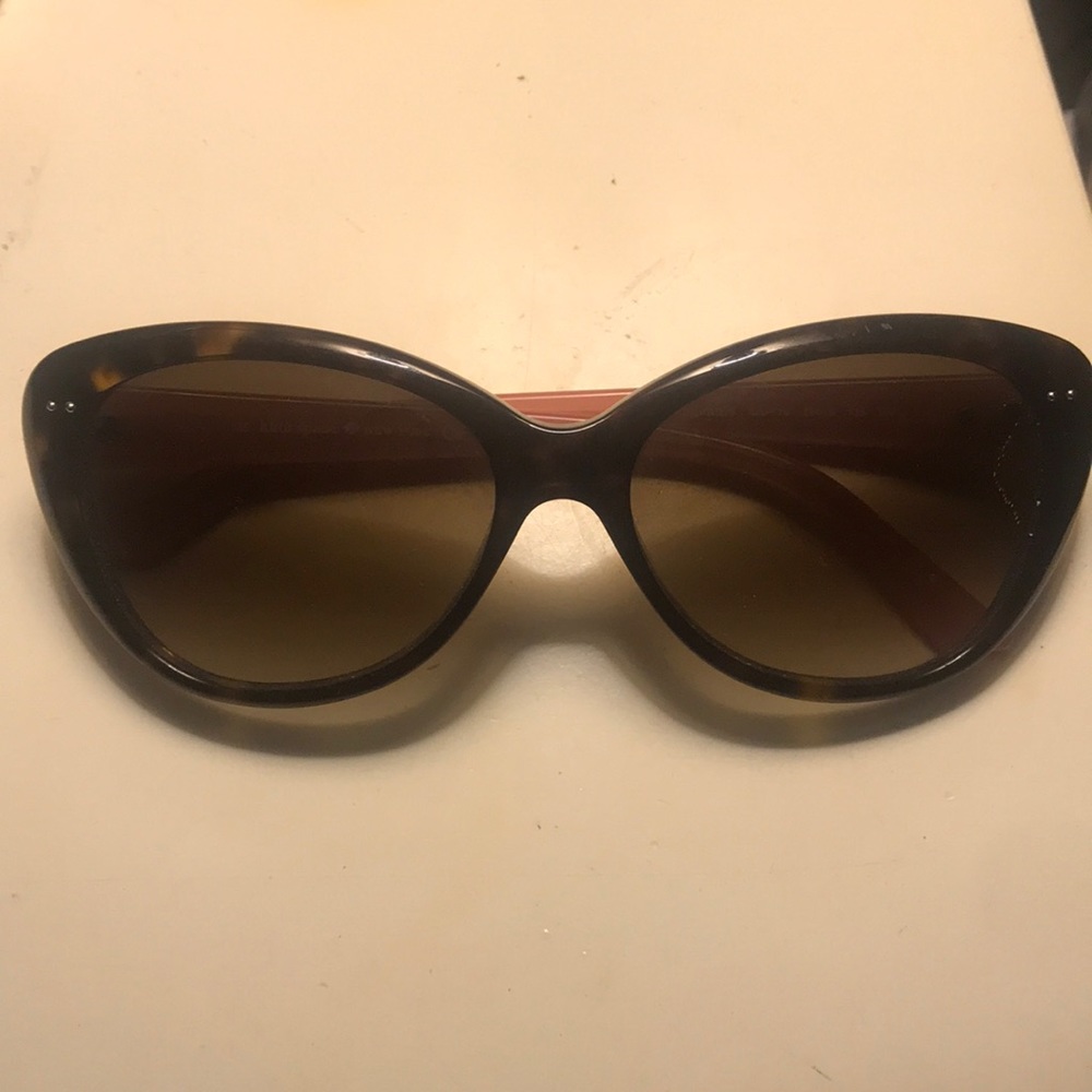 Kate spade sunglasses. (Like brand new)