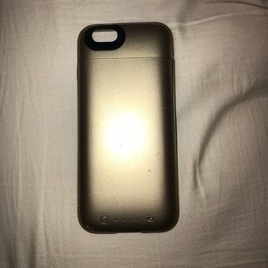 Gold iPhone 6/6s MOPHIE charging case w| charger