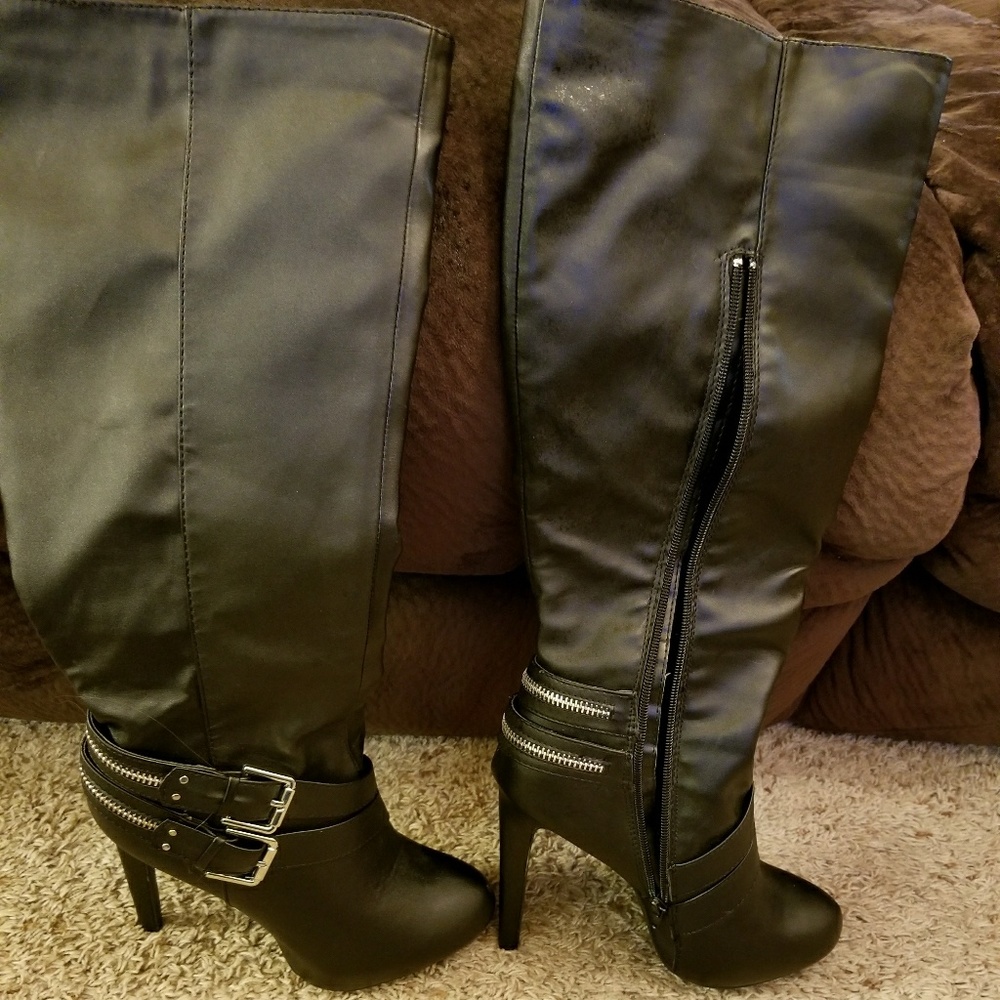 High heal boots Ariane size 8