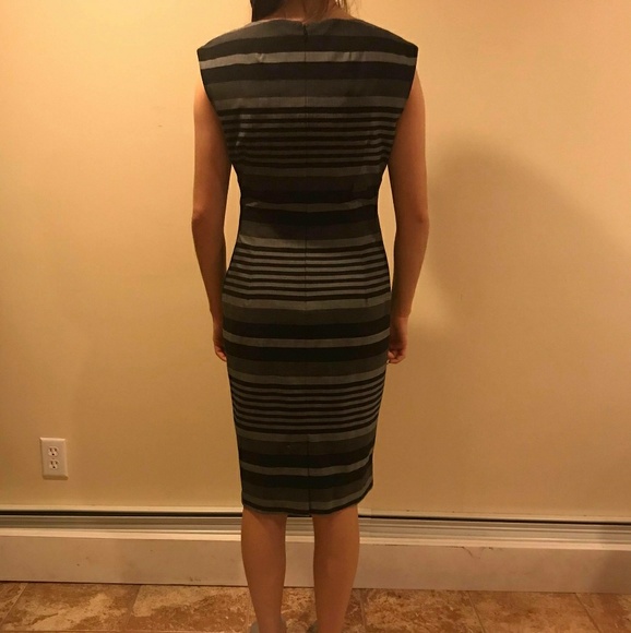 💕Gorgeous Calvin Klein Striped Sheath Dress💕 - Picture 2 of 3