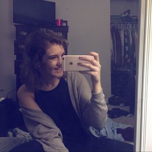 Meet your Posher, Kayla